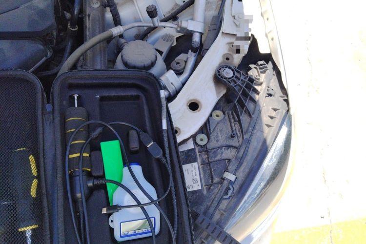 Used Mercedes-Benz C-Class 2022 C 200 L Sport Edition Engine Bay Left