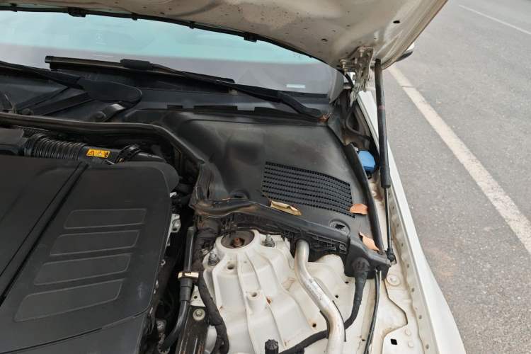 Used Mercedes-Benz C-Class 2022 Restyled C 200 L Sport Edition Engine Bay Left