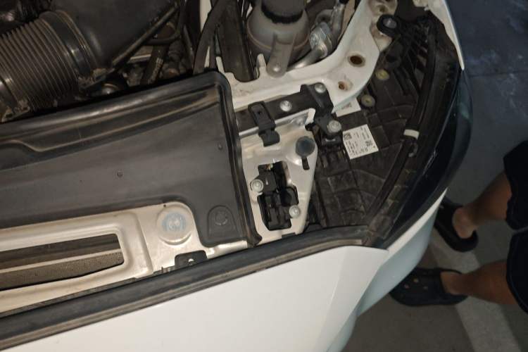Used Mercedes-Benz C-Class 2022 Restyled C 260 L Sport Edition Engine Bay Left