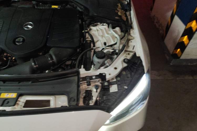Used Mercedes-Benz C-Class 2022 C 200 L Sport Edition Engine Bay Left
