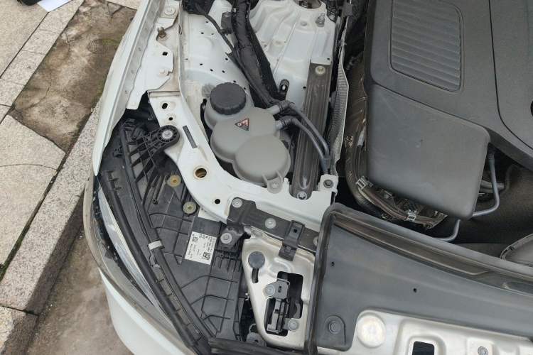 Used Mercedes-Benz C-Class 2022 Restyled C 200 L Sport Edition Engine Bay Right