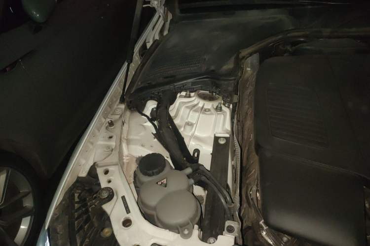 Used Mercedes-Benz C-Class 2022 C 260 L Sport Edition Engine Bay Right