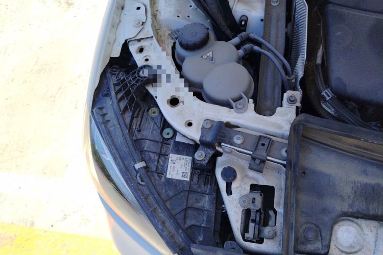 Used Mercedes-Benz C-Class 2022 C 200 L Sport Edition Engine Bay Right