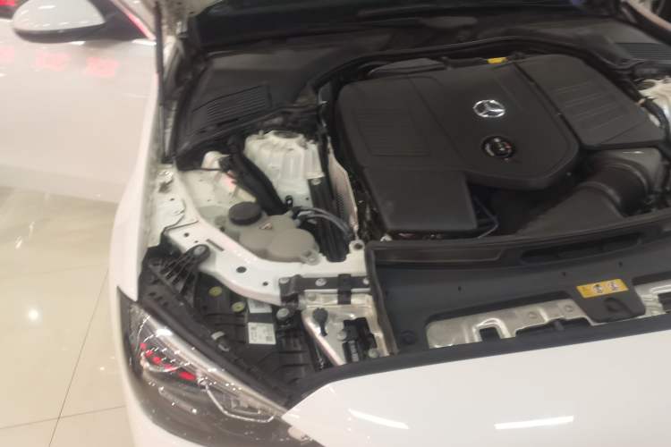 Used Mercedes-Benz C-Class  Engine Bay Right