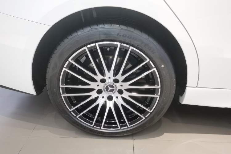 Used Mercedes-Benz C-Class 2022 Restyled C 260 L Sport Edition Exterior 5