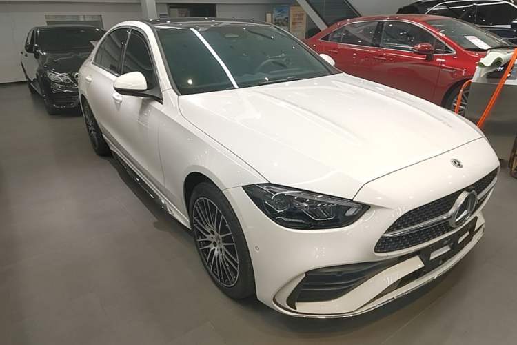 Used Mercedes-Benz C-Class 2022 C 260 L Sport Edition Front Right 45 Deg