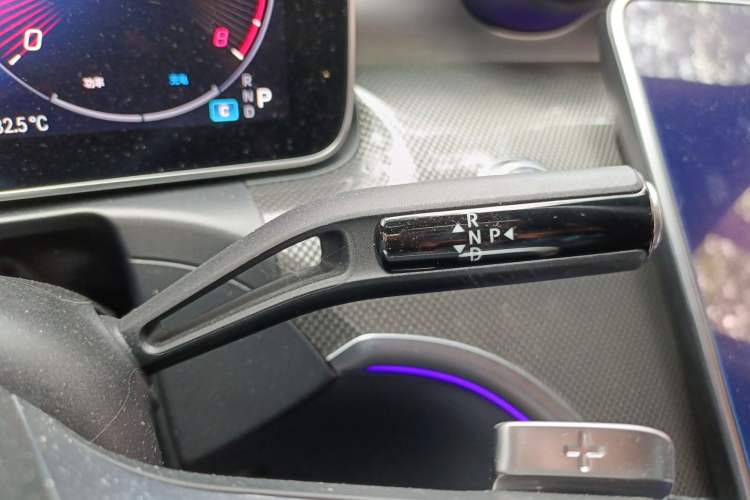 Used Mercedes-Benz C-Class 2022 Revised C 260 L Starry Night Sport Edition Gear Lever