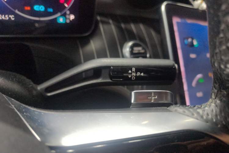 Used Mercedes-Benz C-Class 2022 C 260 L Sport Edition Gear Lever
