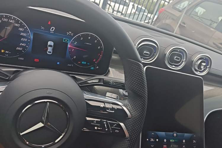 Used Mercedes-Benz C-Class 2022 Restyled C 260 L Sport Edition Gear Lever