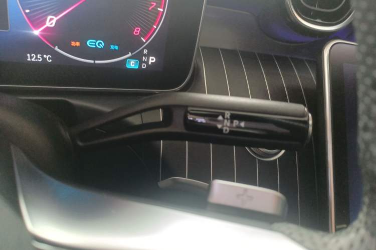 Used Mercedes-Benz C-Class 2022 Restyled C 200 L Sport Edition Gear Lever