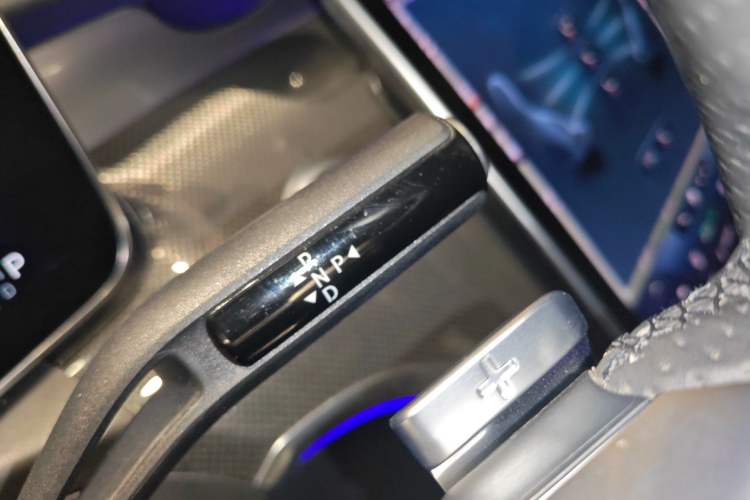 Used Mercedes-Benz C-Class 2022 C 260 L Sport Edition Gear Lever