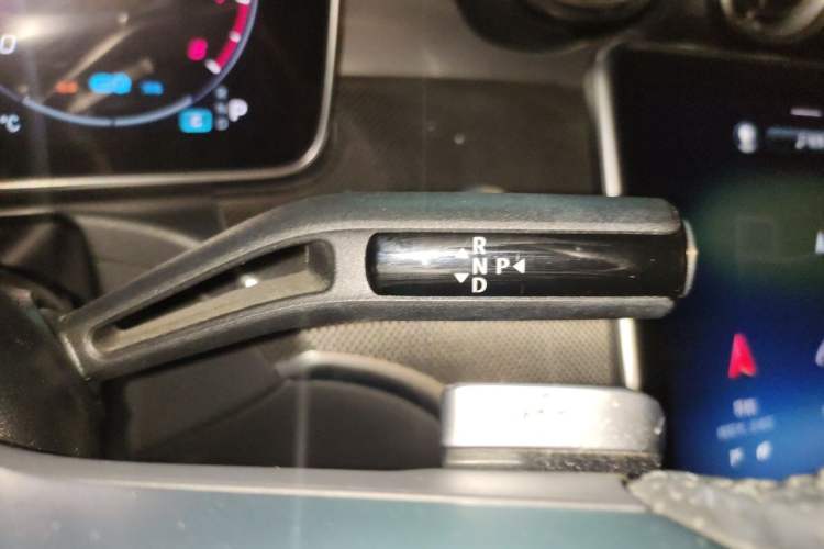 Used Mercedes-Benz C-Class 2022 Restyled C 260 L Sport Edition Gear Lever