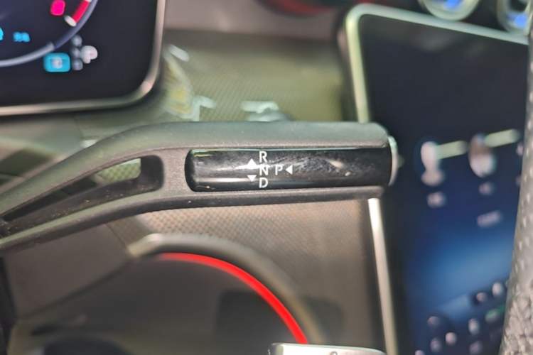 Used Mercedes-Benz C-Class 2022 Restyled C 260 L Sport Edition Gear Lever