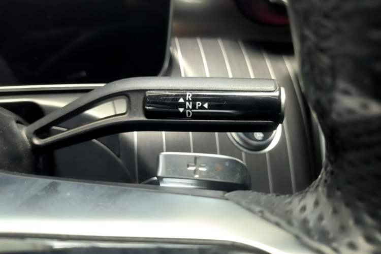 Used Mercedes-Benz C-Class 2022 Restyled C 260 L Sport Edition Gear Lever