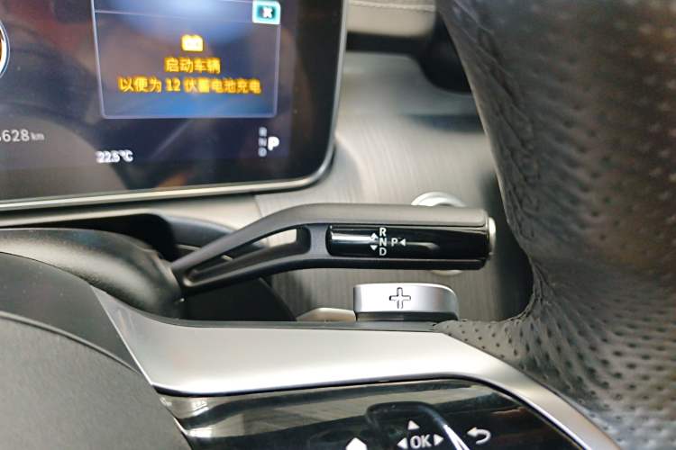 Used Mercedes-Benz C-Class 2022 Restyled C 200 L Sport Edition Gear Lever