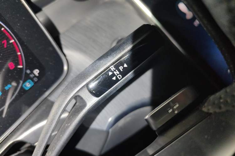 Used Mercedes-Benz C-Class 2022 Restyled C 200 L Sport Edition Gear Lever