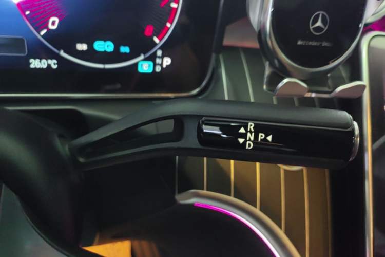 Used Mercedes-Benz C-Class 2022 Restyled C 260 L Sport Edition Gear Lever