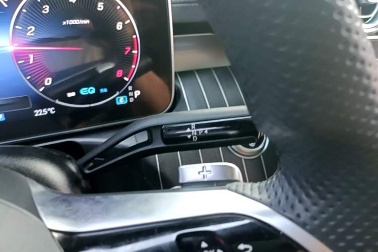 Used Mercedes-Benz C-Class 2022 Restyled C 260 L Sport Edition Gear Lever