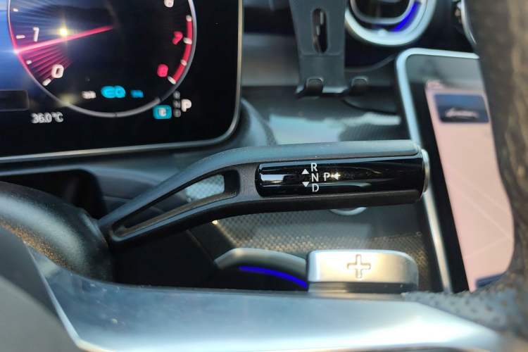Used Mercedes-Benz C-Class 2022 Restyled C 260 L Sport Edition Gear Lever