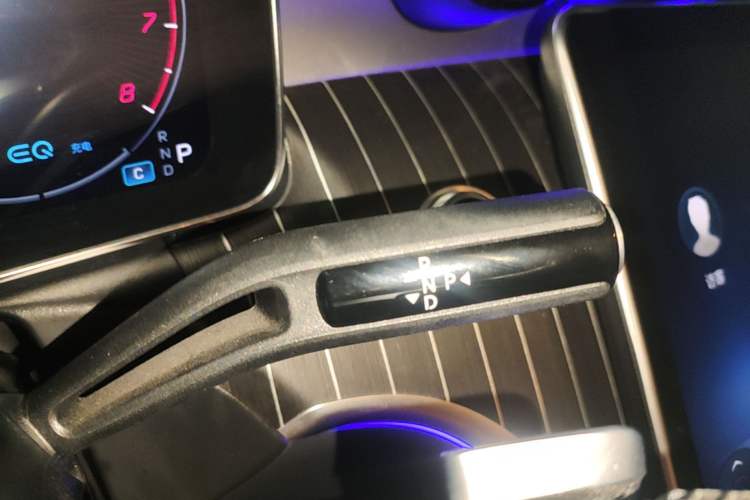 Used Mercedes-Benz C-Class 2022 Restyled C 260 L Sport Edition Gear Lever
