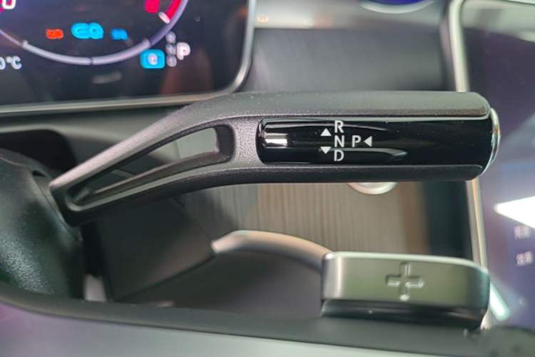 Used Mercedes-Benz C-Class 2022 Restyled C 200 L Sport Edition Gear Lever