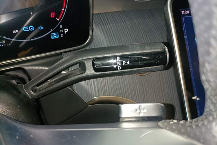 Used Mercedes-Benz C-Class 2022 Restyled C 200 L Sport Edition Gear Lever