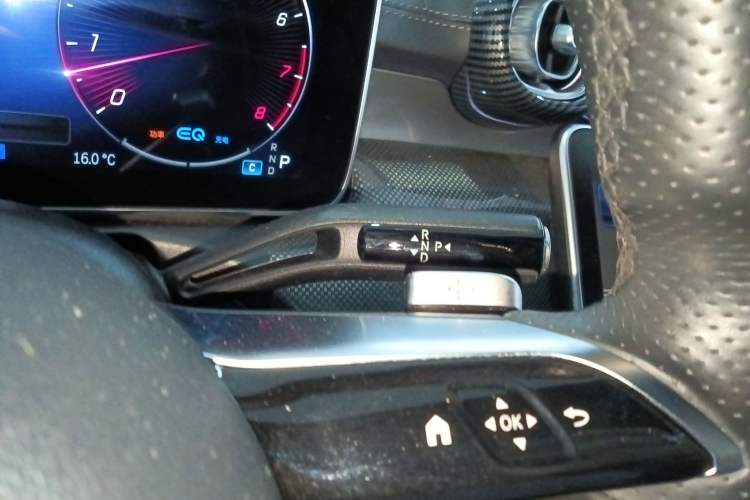 Used Mercedes-Benz C-Class 2022 C 260 L Sport Edition Gear Lever