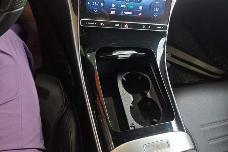 Used Mercedes-Benz C-Class 2022 Restyled C 260 L Sport Edition Gear Lever