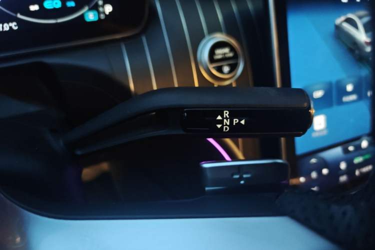 Used Mercedes-Benz C-Class 2022 Restyled C 260 L Sport Edition Gear Lever