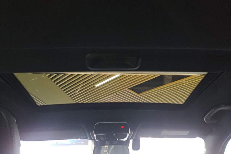 Used Mercedes-Benz C-Class 2022 C 200 L Sport Edition Headliner