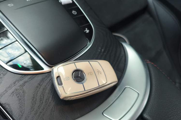 Used Mercedes-Benz C-Class 2022 Refreshed C 260 Coupe Interior 1