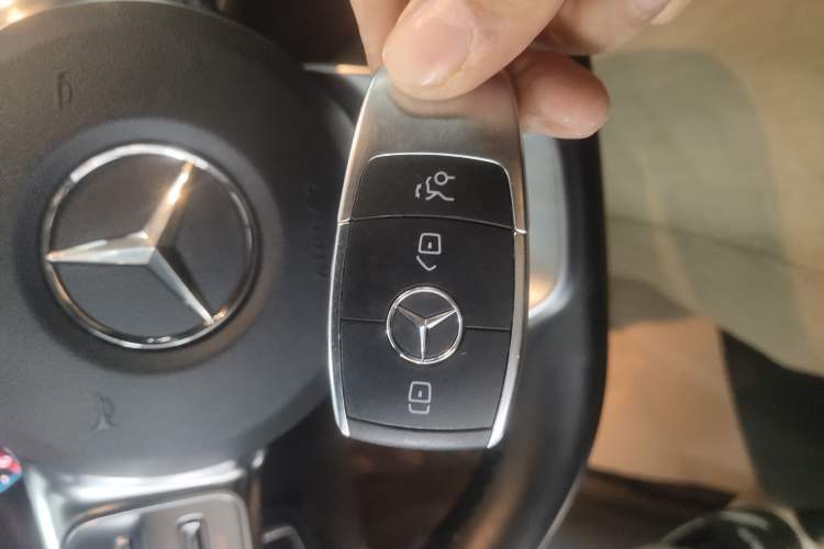 Used Mercedes-Benz C-Class 2022 Refreshed C 260 Coupe Interior 1