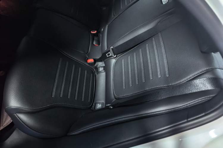 Used Mercedes-Benz C-Class 2022 Restyled C 200 L Sport Edition Interior 2