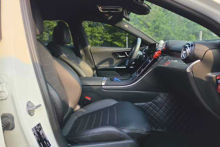 Used Mercedes-Benz C-Class 2022 Restyled C 260 L Sport Edition Interior 3