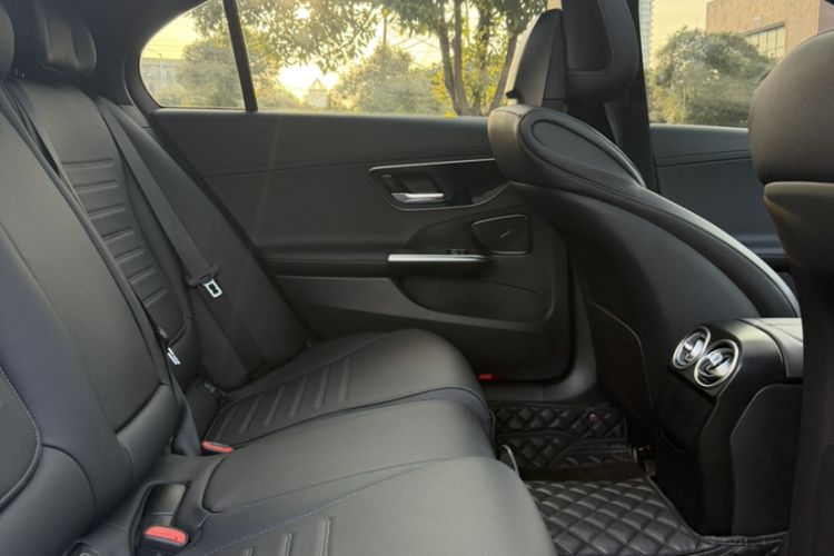 Used Mercedes-Benz C-Class 2022 Restyled C 260 L Sport Edition Interior 3
