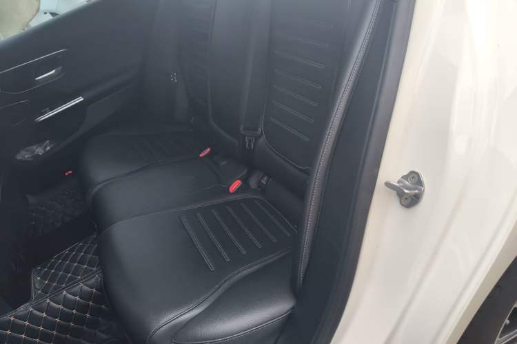 Used Mercedes-Benz C-Class 2022 C 260 L Sport Edition Interior 4