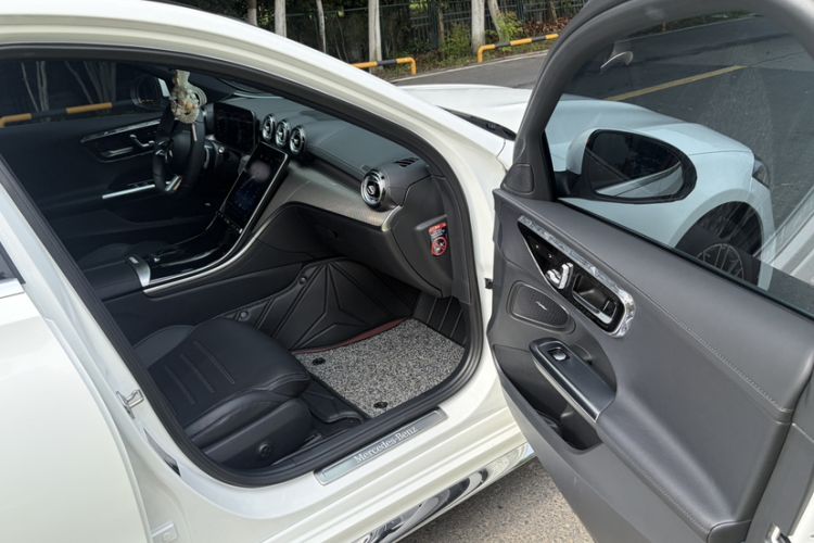 Used Mercedes-Benz C-Class 2022 Restyled C 260 L Sport Edition Interior 4