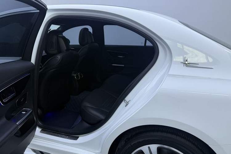 Used Mercedes-Benz C-Class 2022 C 200 L Sport Edition Interior 5