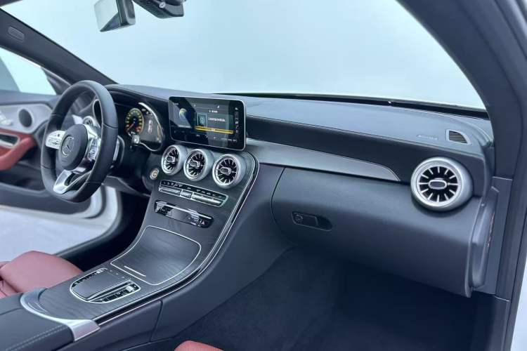 Used Mercedes-Benz C-Class 2022 Refresh C 200 Coupe Interior 6