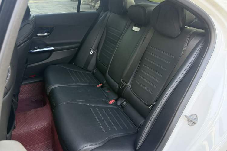 Used Mercedes-Benz C-Class 2022 Restyled C 260 L Sport Edition Interior 6