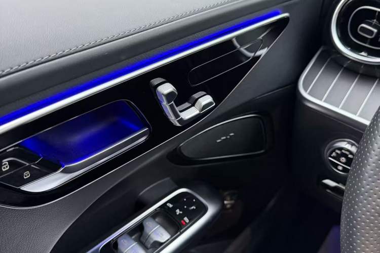 Used Mercedes-Benz C-Class 2022 C 200 L Sport Edition Interior 8
