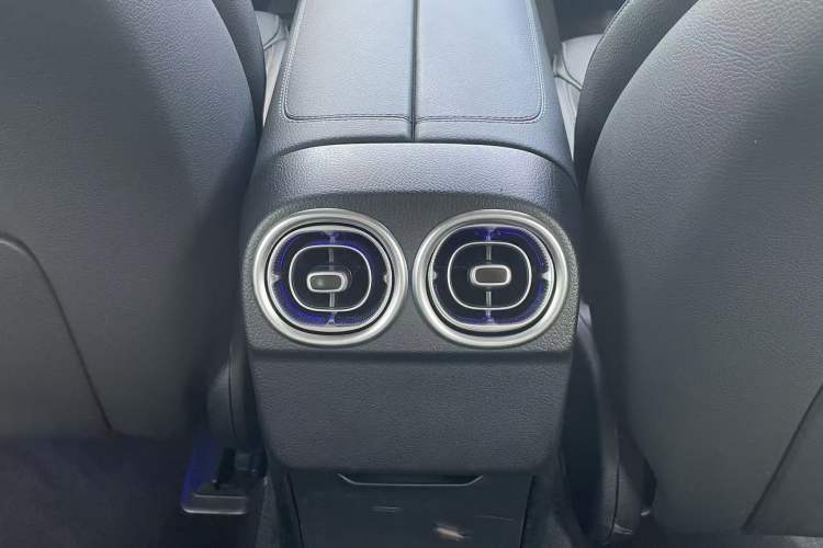 Used Mercedes-Benz C-Class 2022 C 260 L Sport Edition Interior 8