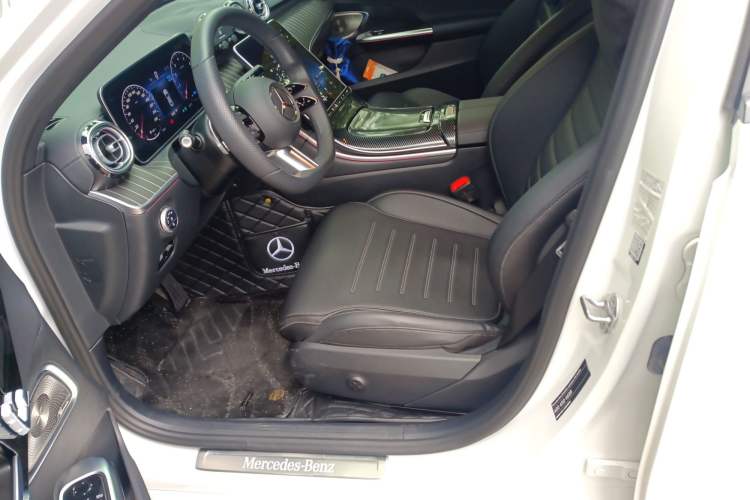 Used Mercedes-Benz C-Class 2022 Revised C 260 L Starry Night Sport Edition Left Front Seat