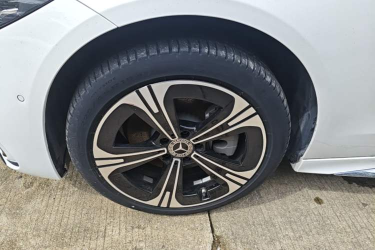 Used Mercedes-Benz C-Class 2022 Revised C 260 L Starry Night Sport Edition Left Front Wheel Hub