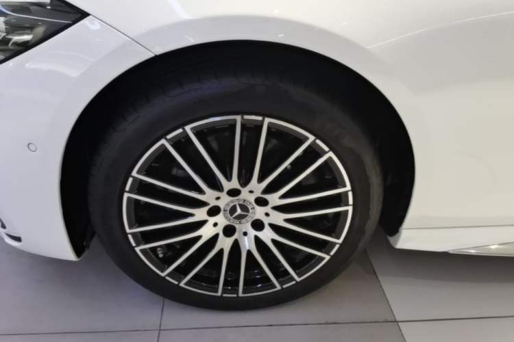 Used Mercedes-Benz C-Class 2022 Restyled C 260 L Sport Edition Left Front Wheel Hub