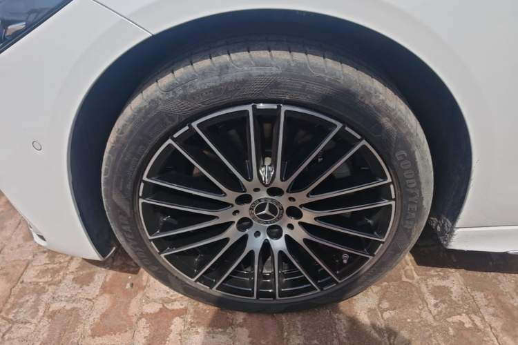 Used Mercedes-Benz C-Class 2022 Restyled C 260 L Sport Edition Left Front Wheel Hub