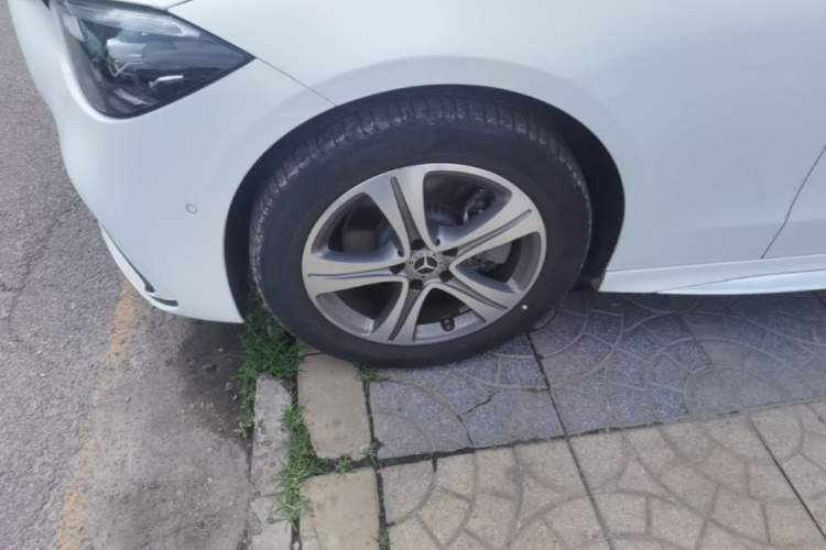 Used Mercedes-Benz C-Class 2022 C 200 L Sport Edition Left Front Wheel Hub