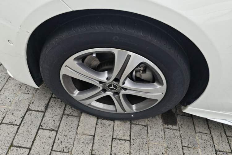 Used Mercedes-Benz C-Class 2022 Restyled C 200 L Sport Edition Left Front Wheel Hub