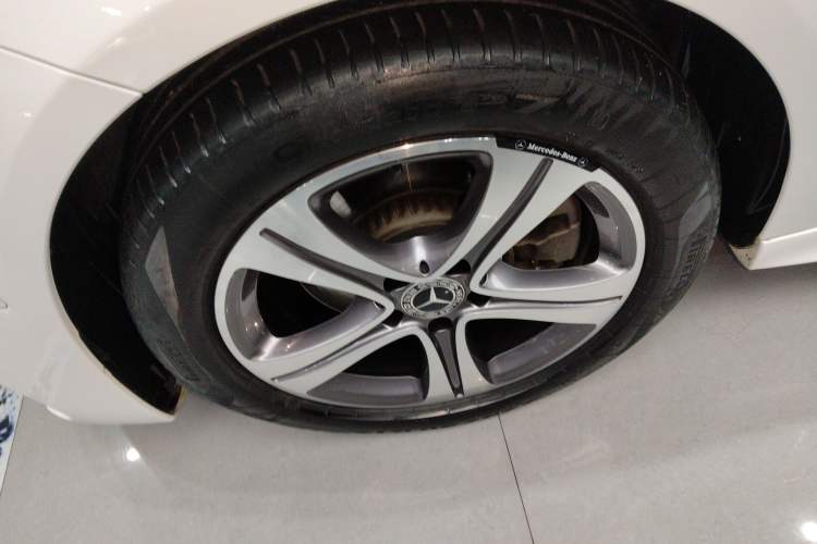 Used Mercedes-Benz C-Class 2022 C 200 L Sport Edition Left Front Wheel Hub