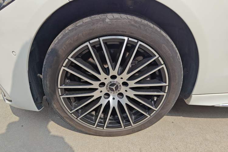 Used Mercedes-Benz C-Class 2022 Restyled C 260 L Sport Edition Left Front Wheel Hub